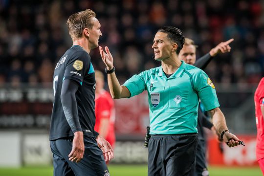 Feyenoord krijgt Engelse scheids, Gözübüyük fluit Europa League-duel in Kopenhagen