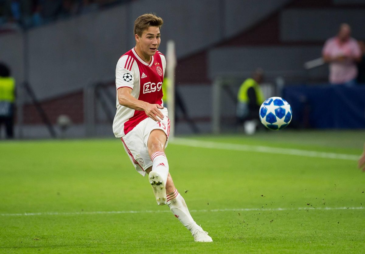 Ajax-middenvelder Carel Eiting moet geopereerd worden