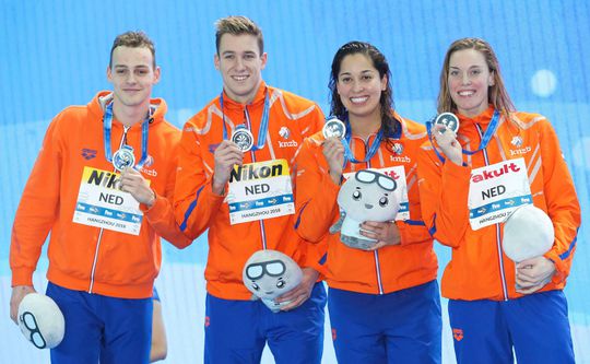 Zilver voor Nederlands gemengd estafetteteam op 4x50 wissel