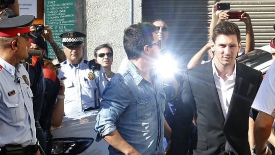 Messi vrijgesproken van fraude, celstraf voor vader