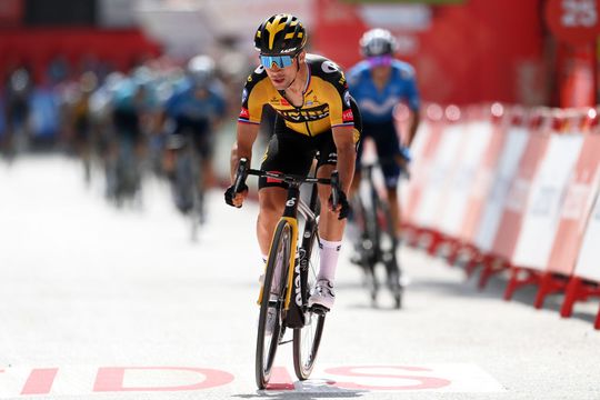 🎥 | Primoz Roglic toont klasse op supersteil slotklimmetje en pakt 2e dagsucces in Vuelta