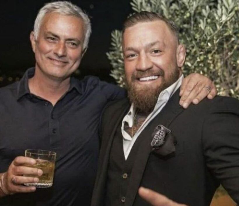 📸 | The Special One meets The Notorious: Mourinho en McGregor drinken whiskey samen