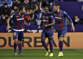 Levante zet FC Barcelona te kakken in heenduel achtste finales Copa del Rey (video's)