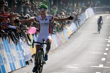 Hoppa! Marianne Vos pakt in wereldbeker ook 2e zege