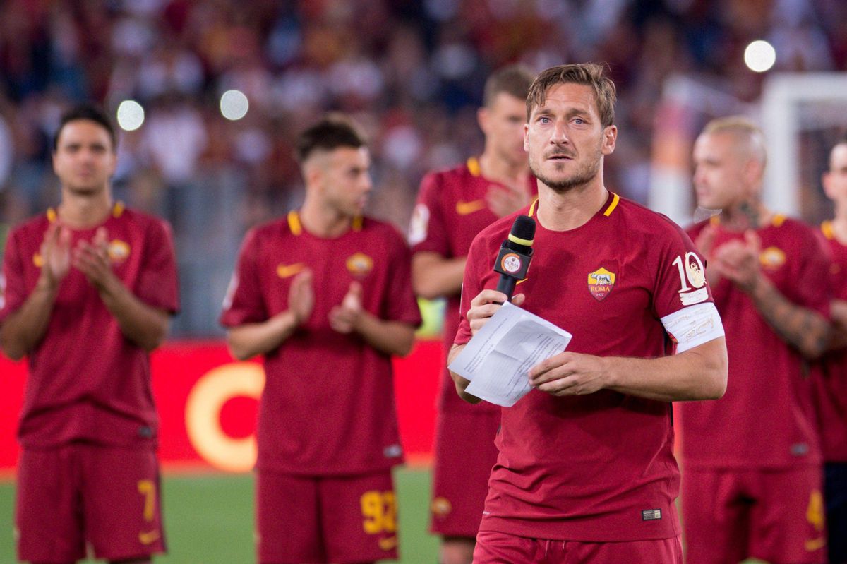 Totti blijft nog onduidelijk over zijn toekomst