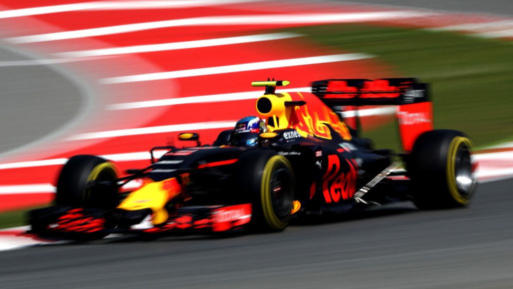 Verstappen is in training sneller dan teamgenoot Ricciardo
