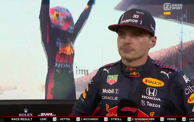 🎥 | Emotionele F1-wereldkampioen Verstappen: 'Wil mijn leven lang bij Red Bull rijden'