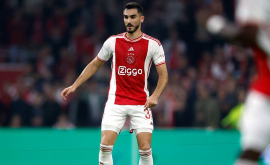 🎥 | Josip Sutalo zoveelste Ajax-blunder? 'Absurde passes, het slaat helemaal nergens op'