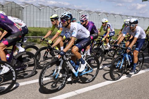 Nederlands publiek blij met Vuelta, de renners niet: 'Dit parcours kan écht niet!'