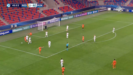 🎥 | Meteen na rust: Gakpo versiert penalty, Boadu zet Jong Oranje op rozen