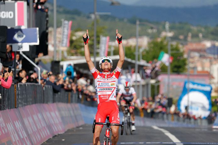 Italië boven in de Giro: Masnada wint 6de etappe, Conti pakt roze leiderstrui