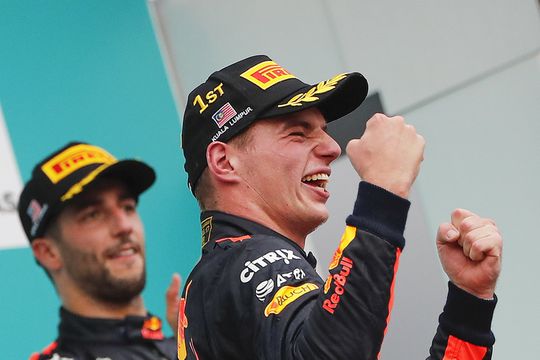 Max over Ricciardo: ‘Zal naar hem zwaaien als ik hem op een ronde zet’