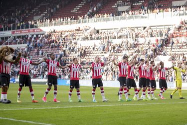 PSV-icoon Van de Kerkhof hoopt nog op titel: 'Feyenoord gaat klappen krijgen'