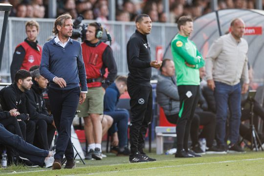 Almere-coach Pastoor apetrots na zege op Emmen: 'Speelden met een leeuwenhart'