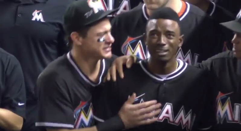 Zeer emotionele herdenking voor omgekomen honkballer Miami Marlins (video)