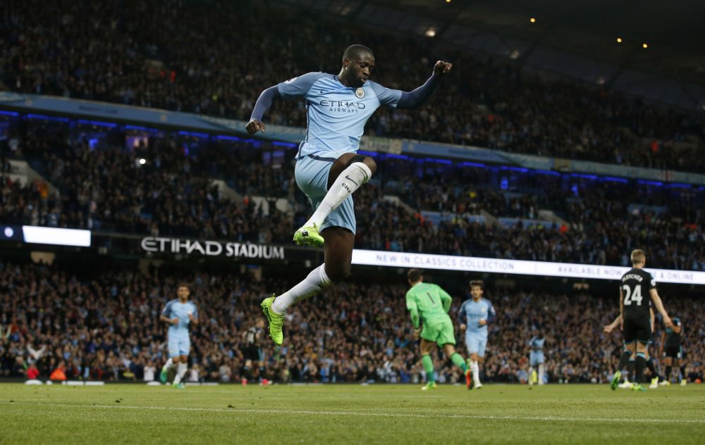 Yaya Touré nog een jaartje langer bij Manchester City