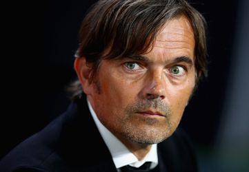 'Phillip Cocu hoeft niet bang te zijn voor ontslag ondanks tegenvallende prestaties'