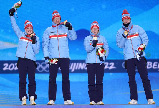 De ware olympische gedachte: Sloweense fysio helpt Noorse estafetteploeg aan goud