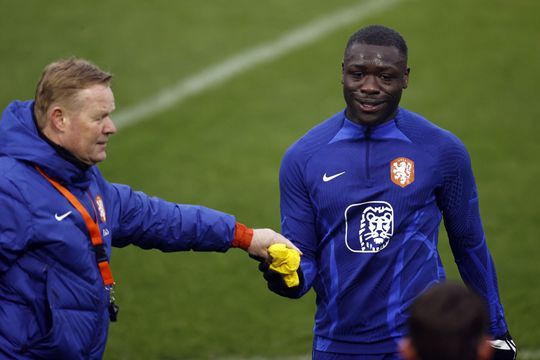 🎥 | Ronald Koeman heeft spijt van kritiek: ‘Had Brian Brobbey in bescherming moeten nemen’