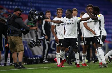 Fulham komt met de schrik vrij in return tegen Cardiff, maar mag wel naar Wembley