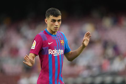 😂 | Papa van Pedri verbood kapsel van idool: 'Het mocht niet omdat Iniesta kaal was'