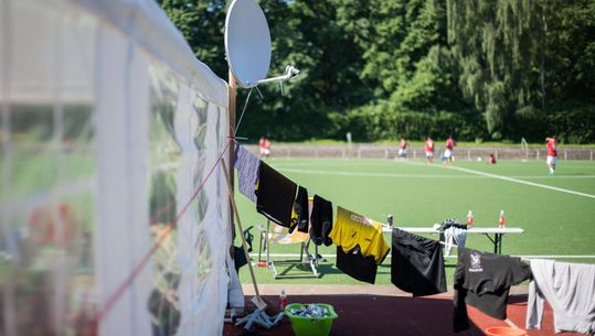WOW! Duitse amateurclubs voetballen 111 uur zonder te stoppen