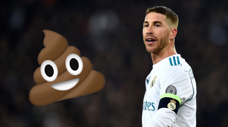 Sergio Ramos kakt zichzelf onder en moet switchen van broek