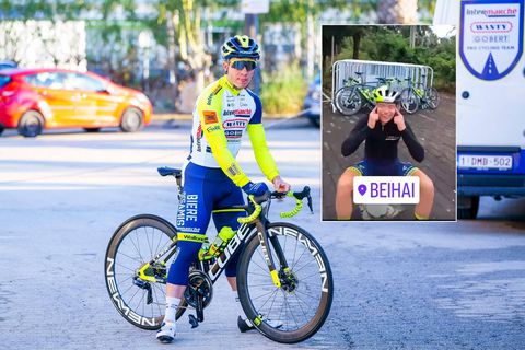 2 wielrenners maken 'spleetogengebaar' in China; wielerploeg stuurt ze naar huis