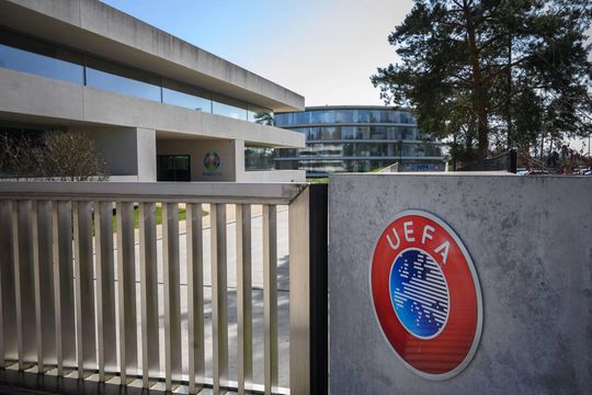 UEFA kopieert Amerikaanse competities en denkt aan soort 'salary cap' voor voetbalclubs