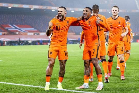 Moegestreden Memphis Depay: 'Ik ben leeg, maar we zijn er weer bij en dat is geweldig'