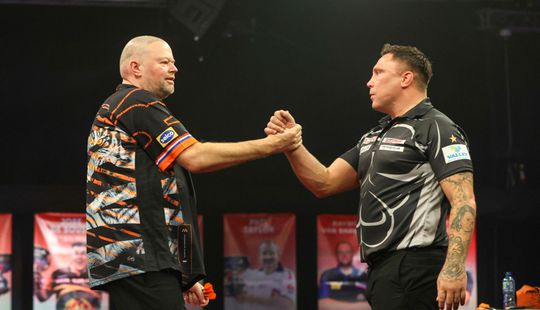 Dartsrel? 'Gerwyn Price wil tegen Raymond van Barneveld spelen met oorkappen'