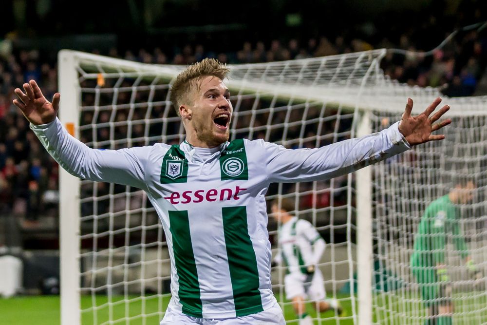 FC Groningen-spits Van Weert: 'Ik laat mijn vriendin McGregor-Mayweather klaarzetten'