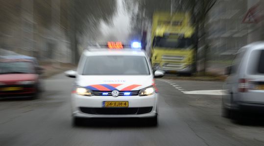 LOL! Politie maakt voetbalsters mega vroeg wakker met sirenes (video)