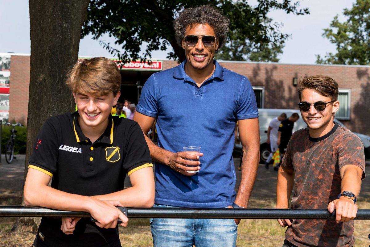 Foutje: Livescore-app geeft NAC-goal Sydney van Hooijdonk aan papa Pierre