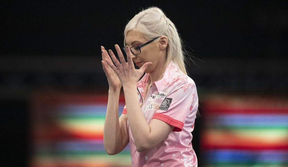 Fallon Sherrock in de kwartfinale: 'Het WK zal ze nooit winnen'