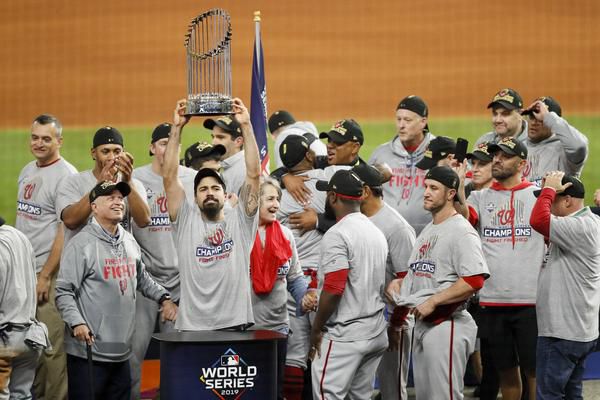 LIVE | Winnaars World Series zien af van virtuele ceremonie