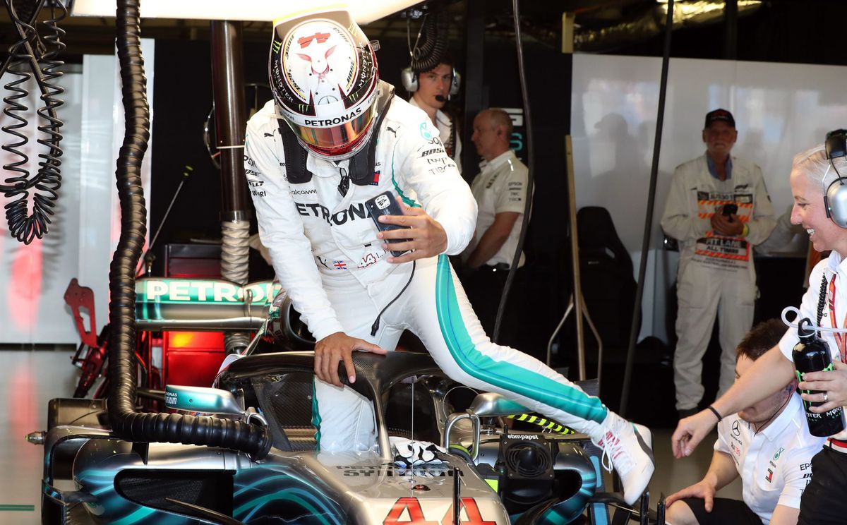 Hamilton geniet van sterkere concurrentie: 'Ik heb plezier in het rijden'