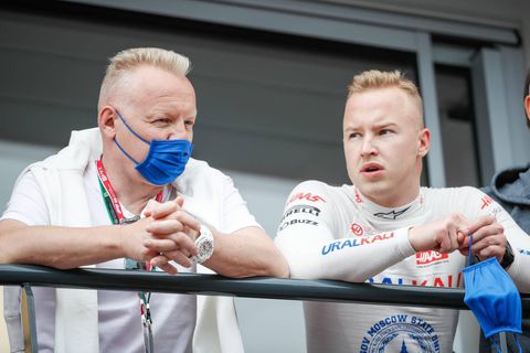 Familie Mazepin wil 12 miljoen euro zien van Haas, Formule 1-team weigert én eist zelf geld van de Mazepins