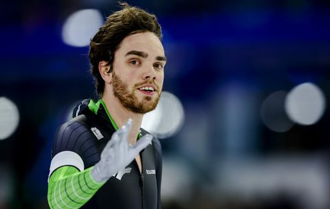 Roest wint alle afstanden op NK allround, Snellink klimt door sterke 10 kilometer naar plek 2