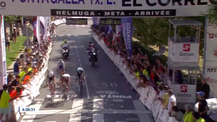 🎥| Zonde! Ayuso verslaat Kelderman in sprint bergop bij Circuito de Getxo