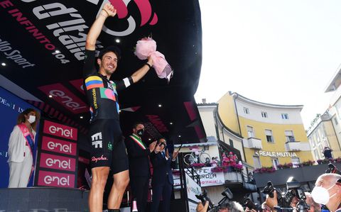 Alberto Bettiols prachtige zege opgedragen aan slachtoffers kabelbaanongeluk