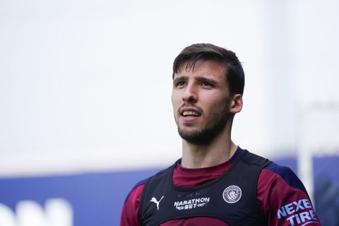 Voor de 1e keer sinds 1989 wordt een verdediger gekozen tot beste speler van Premier League