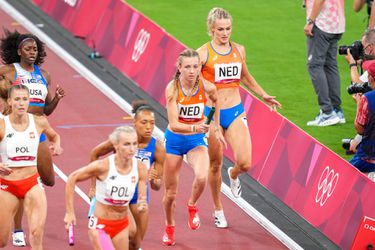 🎥 | Femke Bol leidt Nederlandse estafetteloopsters naar finale op 4x400 meter