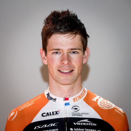 Roompot-renner Reinders klapt in afdaling op ploegleiderswagen Lotto Soudal