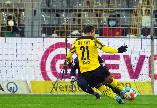 🎥 | Donyell Malen scoort eindelijk weer eens voor Borussia Dortmund