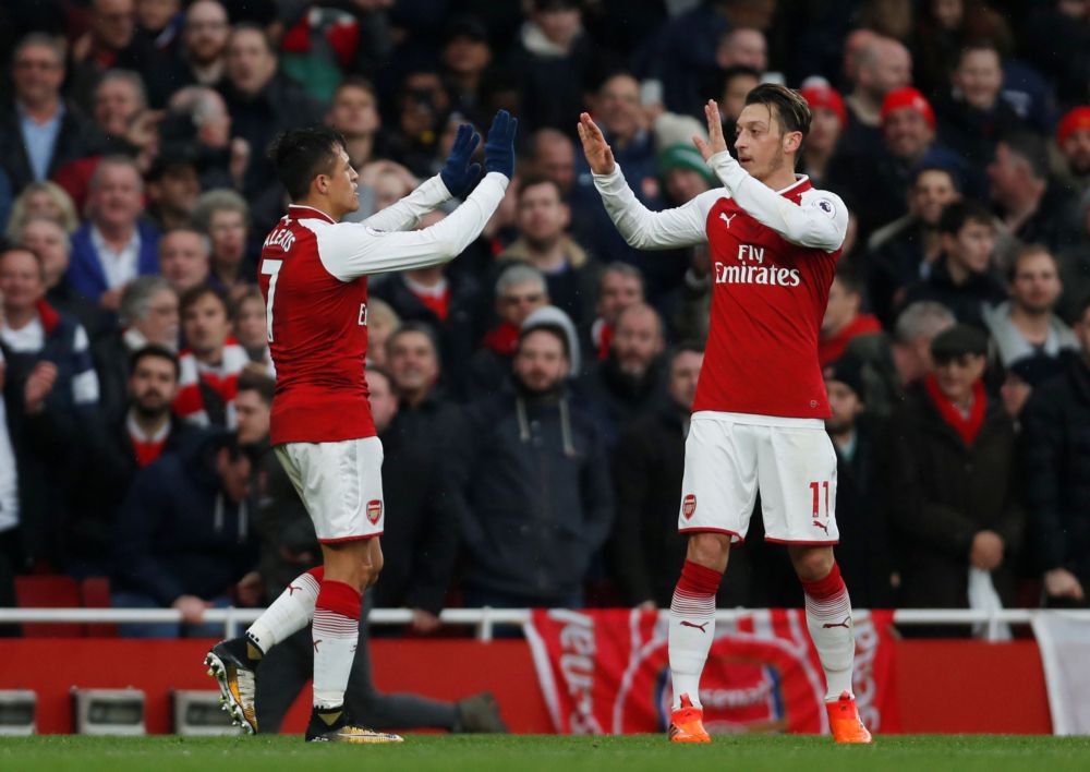 IJzersterk Arsenal wint Noord-Londense derby van Spurs