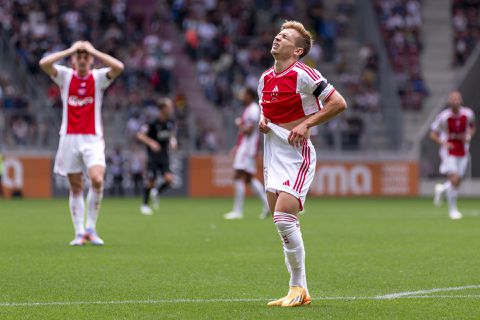 Ajax verliest wéér oefenwedstrijd: Gerónimo Rulli blundert erop los tegen Augsburg