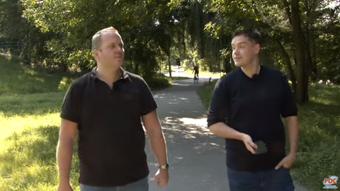 🎥 | 20 vragen aan Dirk van Duijvenbode: 'Ik hou van playstationen en barbecueën'