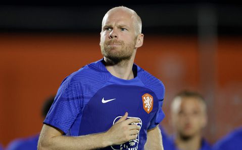 Moeder Davy Klaassen geopereerd na breken van been bij val van stadiontrap