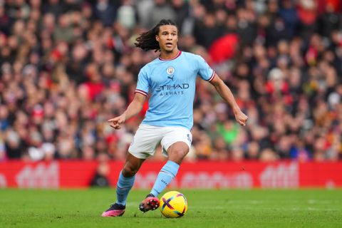 Dit zijn de opstellingen van Manchester City en Tottenham Hotspur